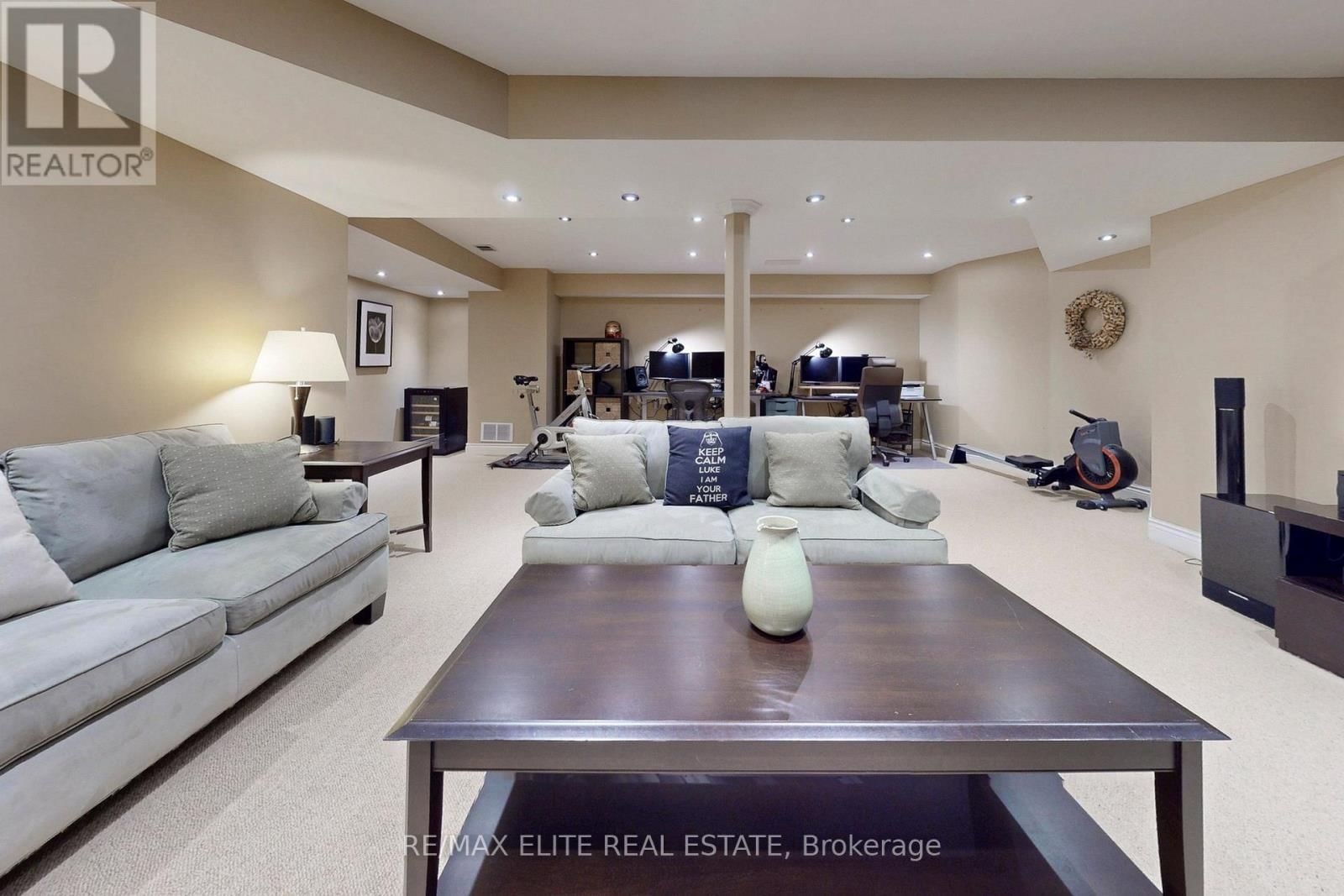 112 WESTBURY COURT Image 36