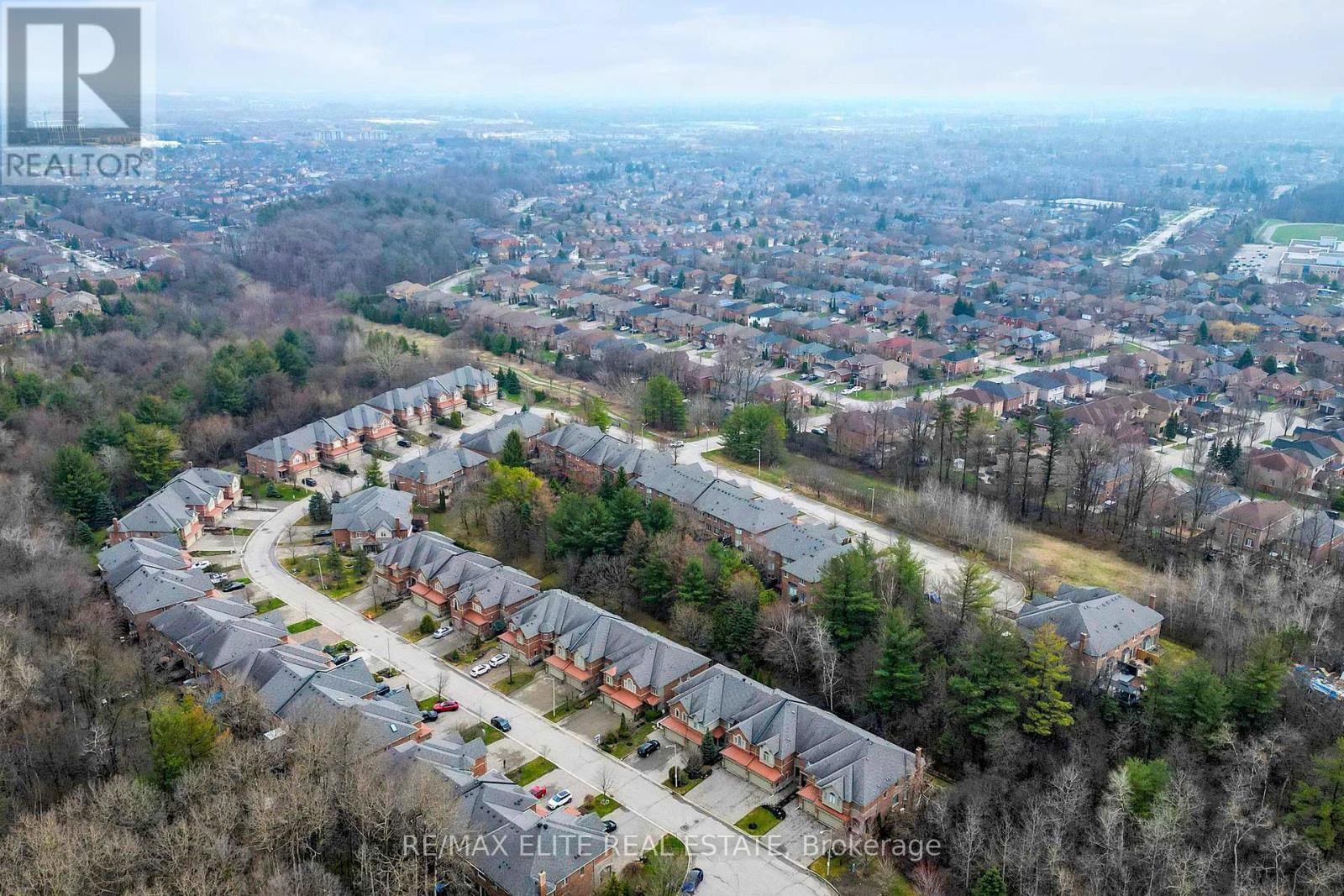 112 WESTBURY COURT Image 44