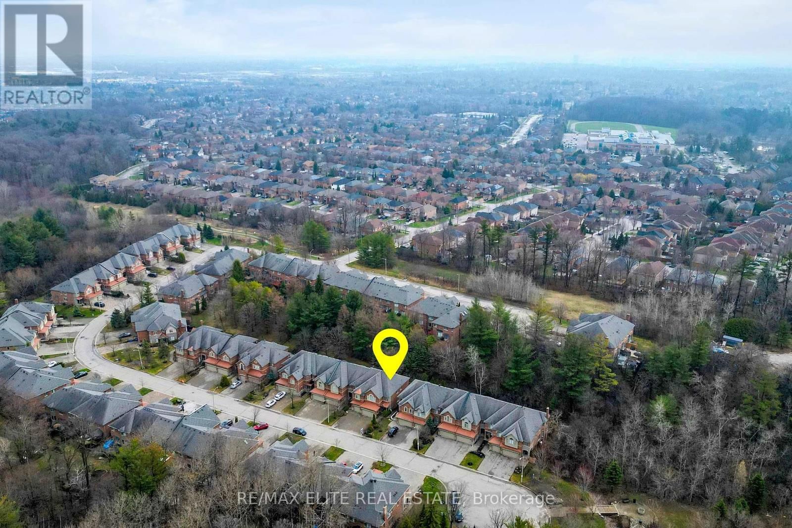 112 WESTBURY COURT Image 45