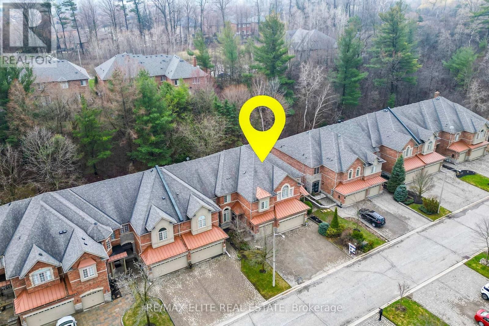 112 WESTBURY COURT Image 47