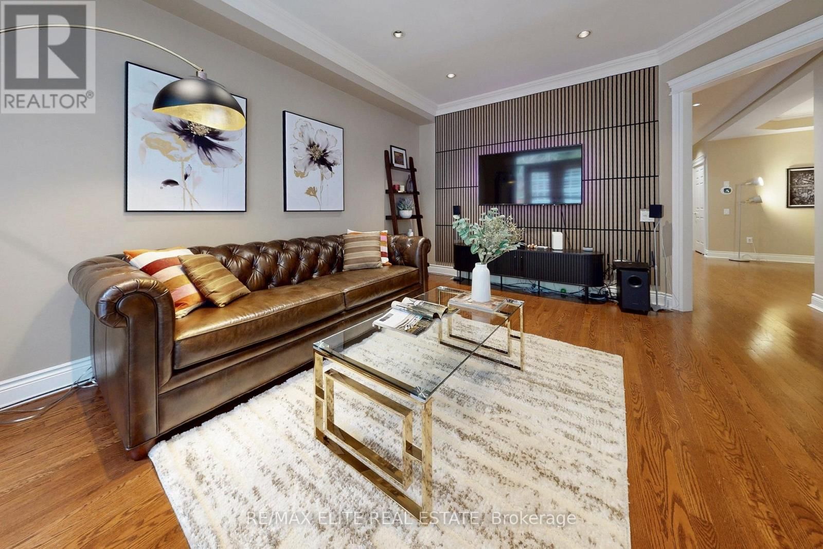 112 WESTBURY COURT Image 6