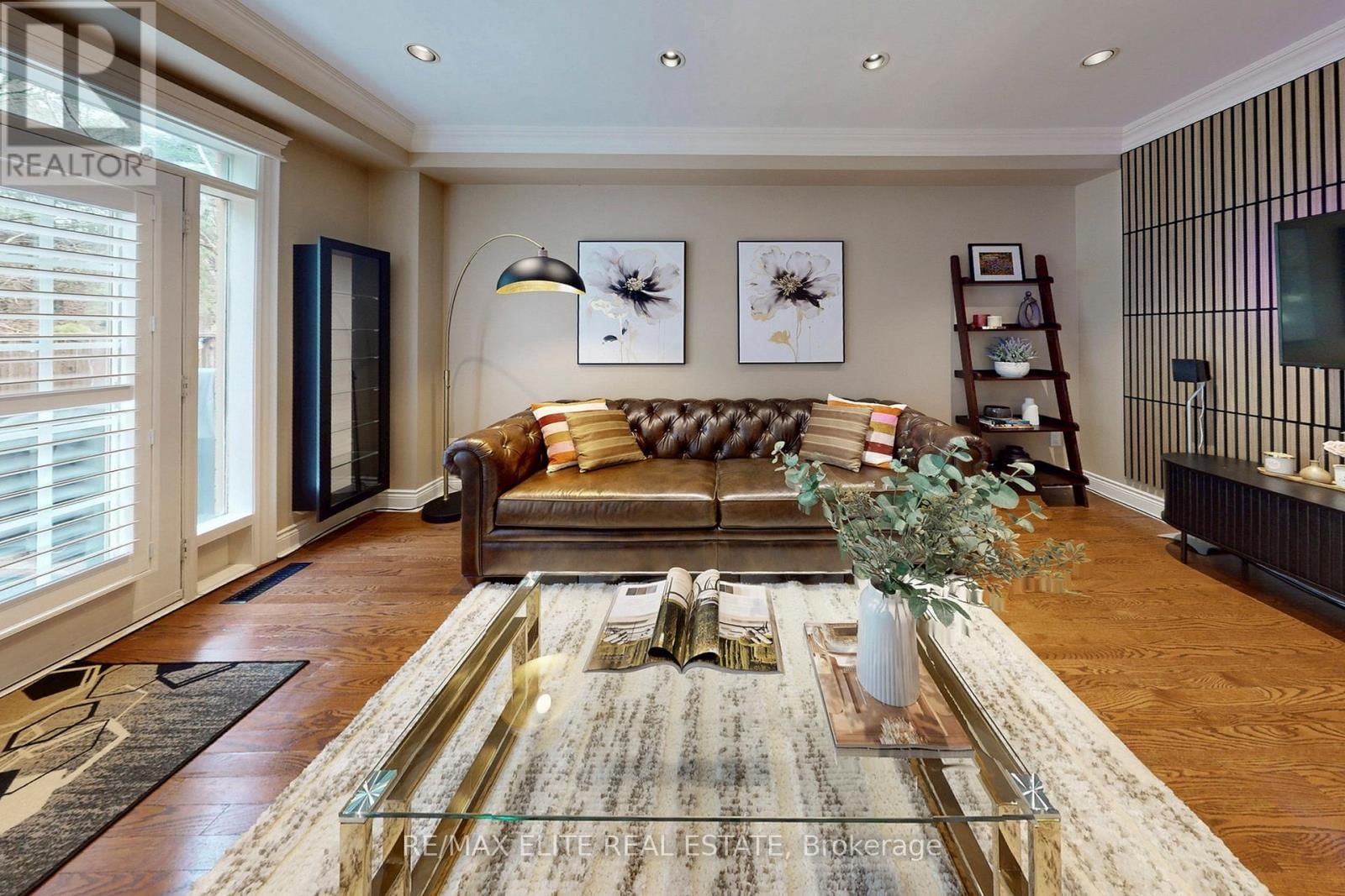 112 WESTBURY COURT Image 7