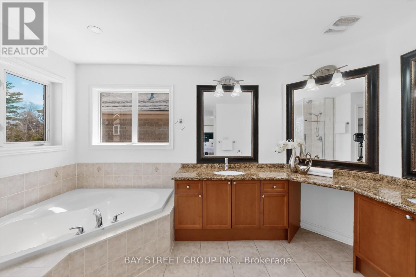 359 WORTHINGTON AVENUE Image 28