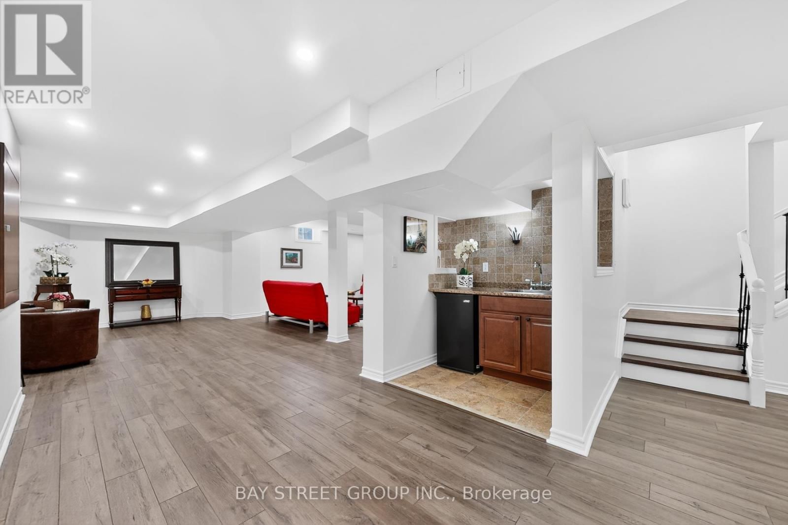 359 WORTHINGTON AVENUE Image 42