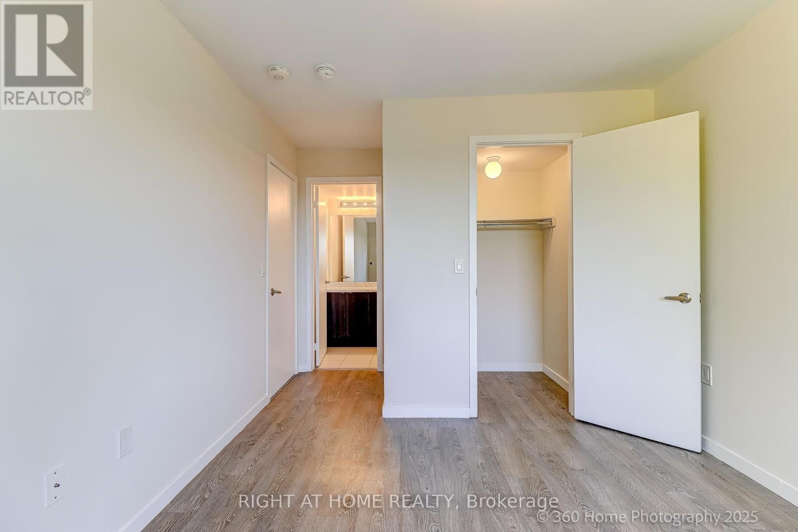 28 - 200 ALEX GARDNER CIRCLE Image 11