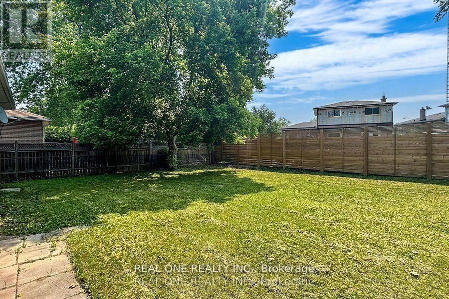 105 AURORA HEIGHTS DRIVE Image 18