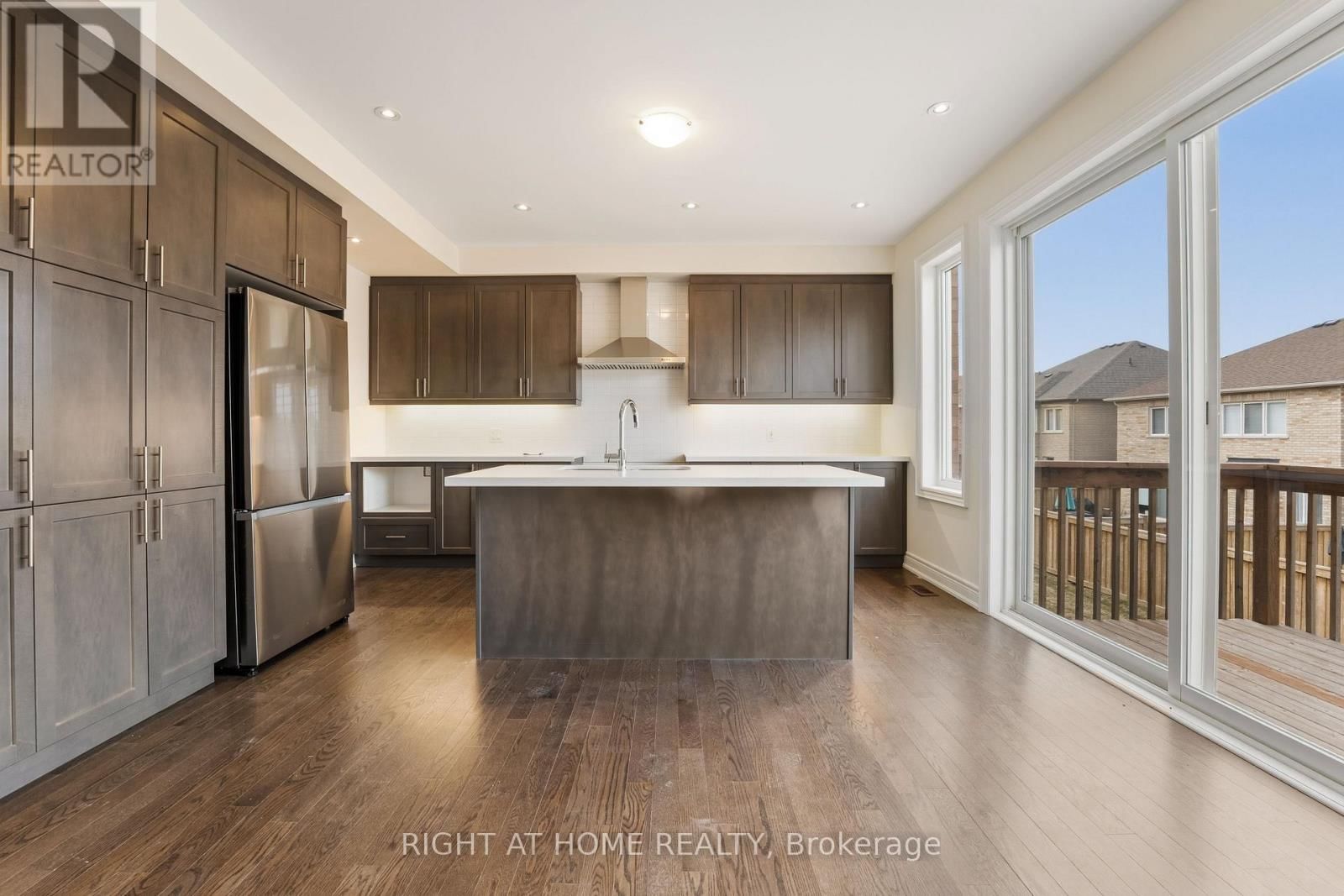 92 CARRIAGE SHOP BEND Image 11