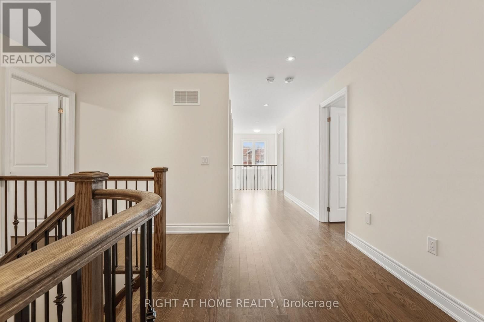 92 CARRIAGE SHOP BEND Image 19