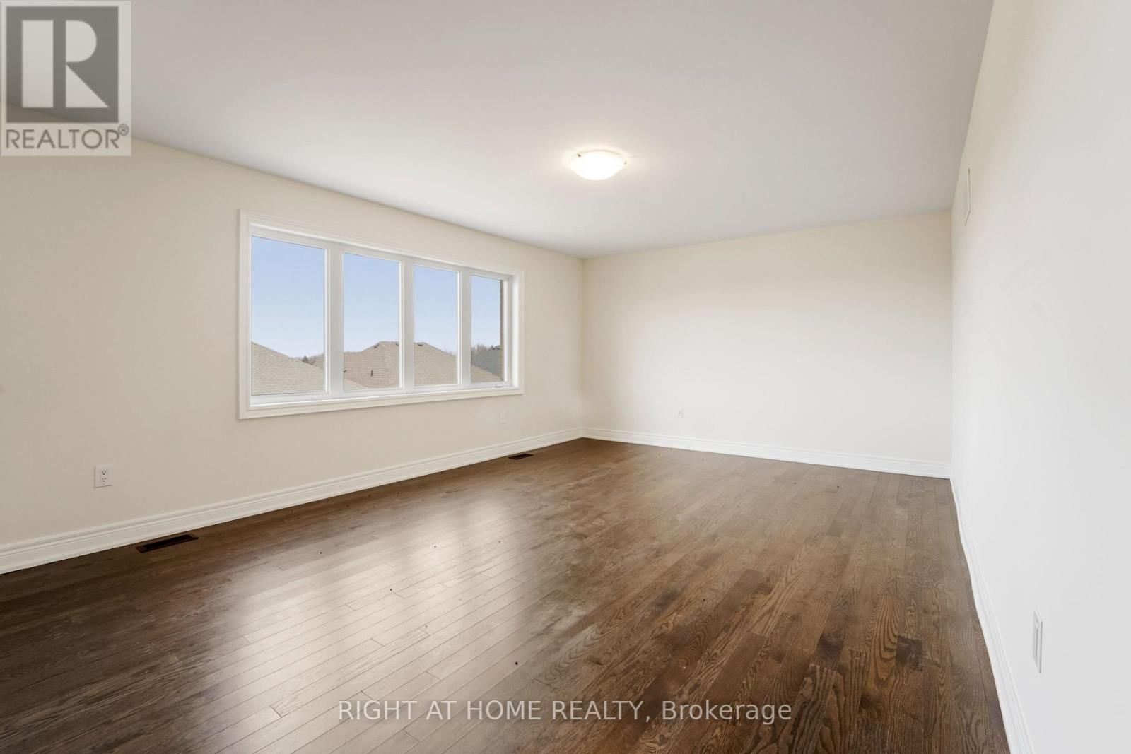 92 CARRIAGE SHOP BEND Image 20