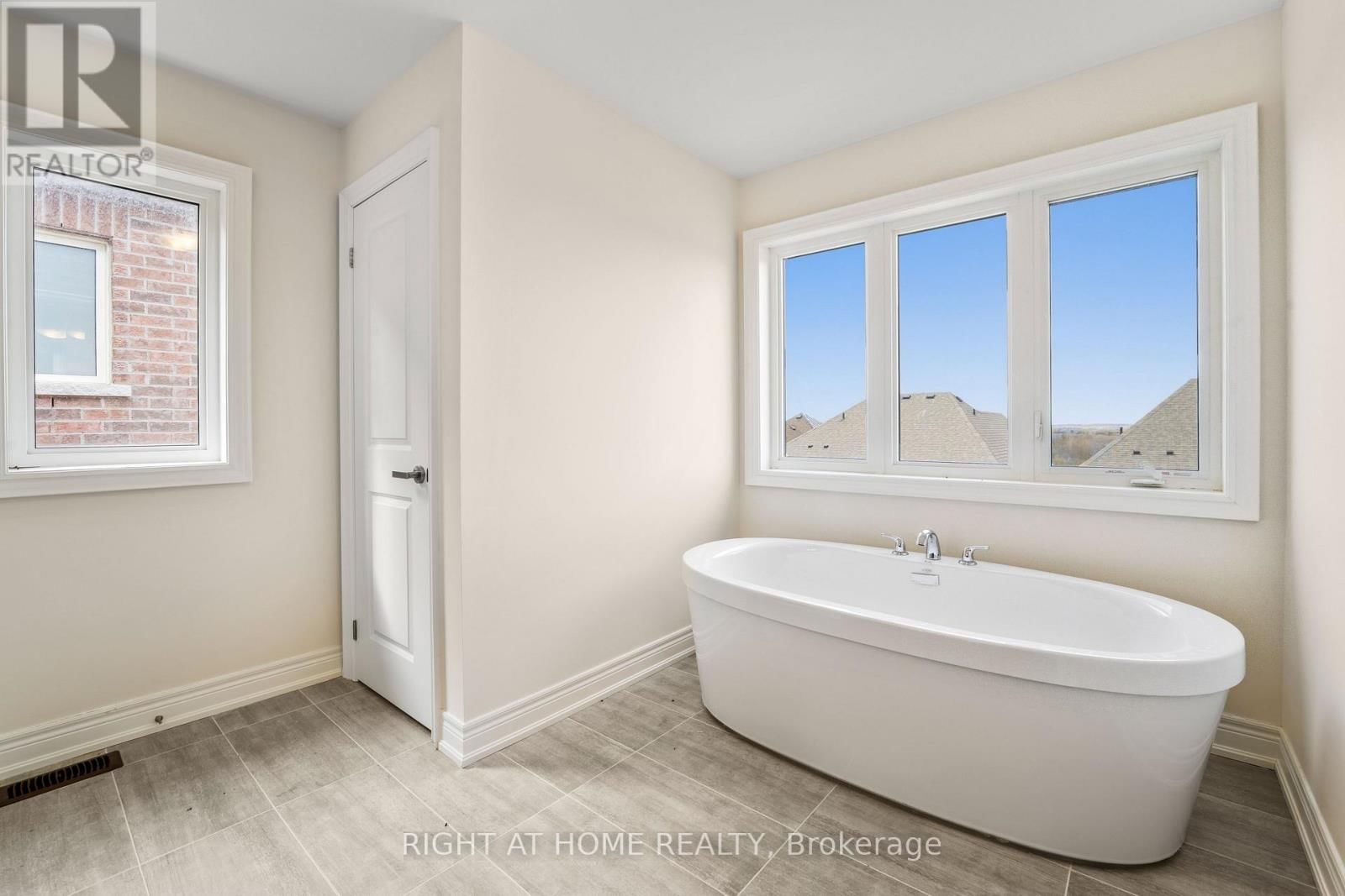 92 CARRIAGE SHOP BEND Image 24