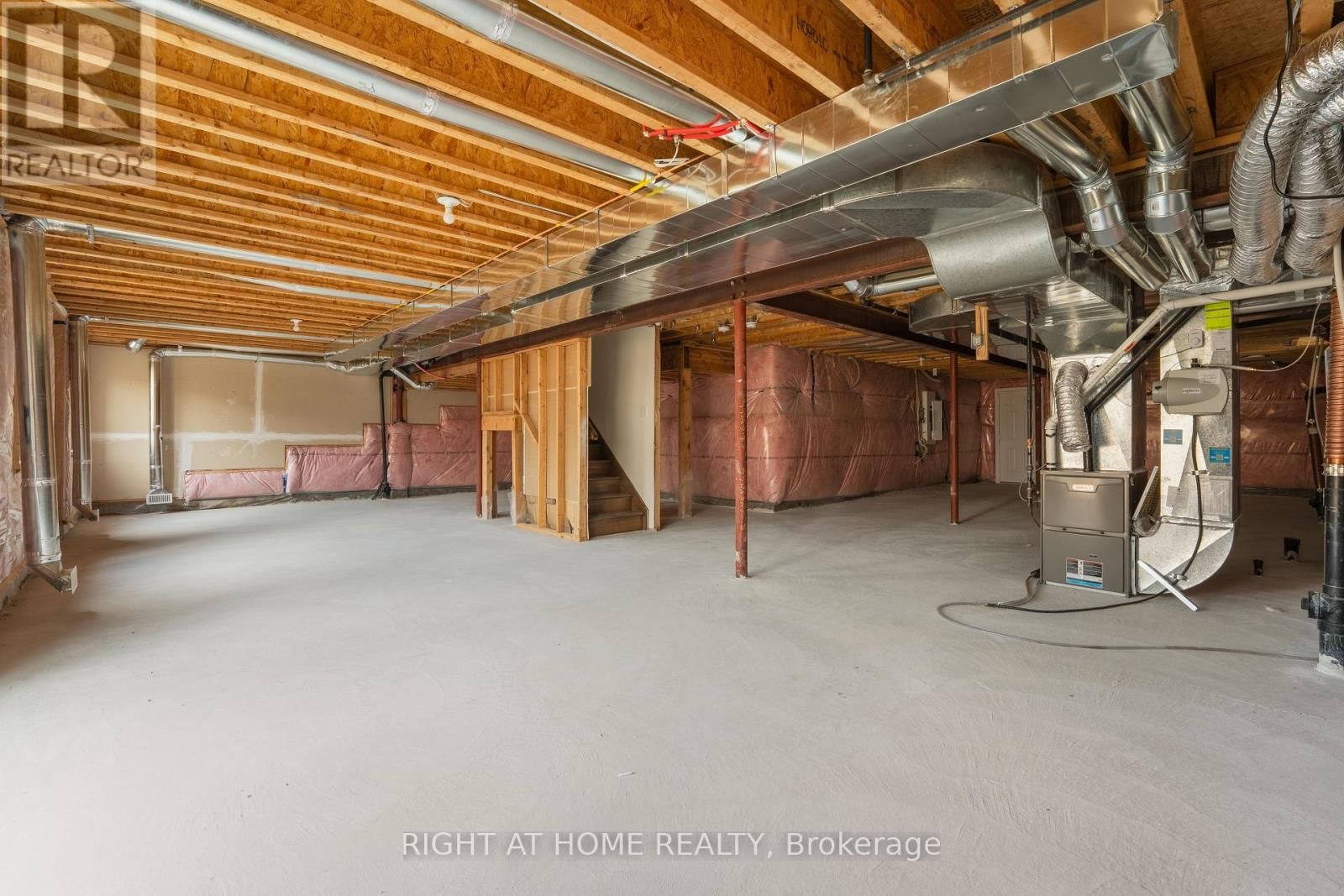 92 CARRIAGE SHOP BEND Image 35