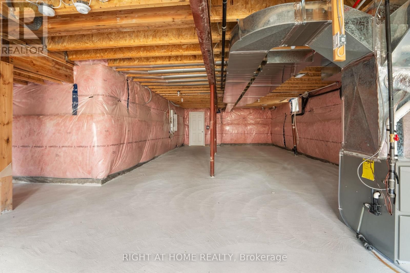 92 CARRIAGE SHOP BEND Image 37