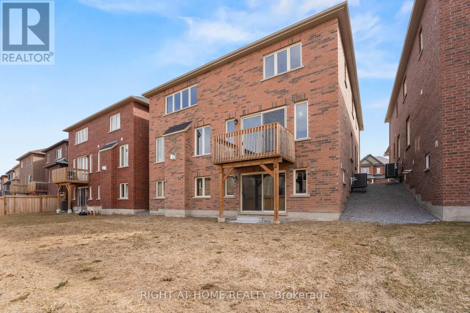 92 CARRIAGE SHOP BEND Image 39