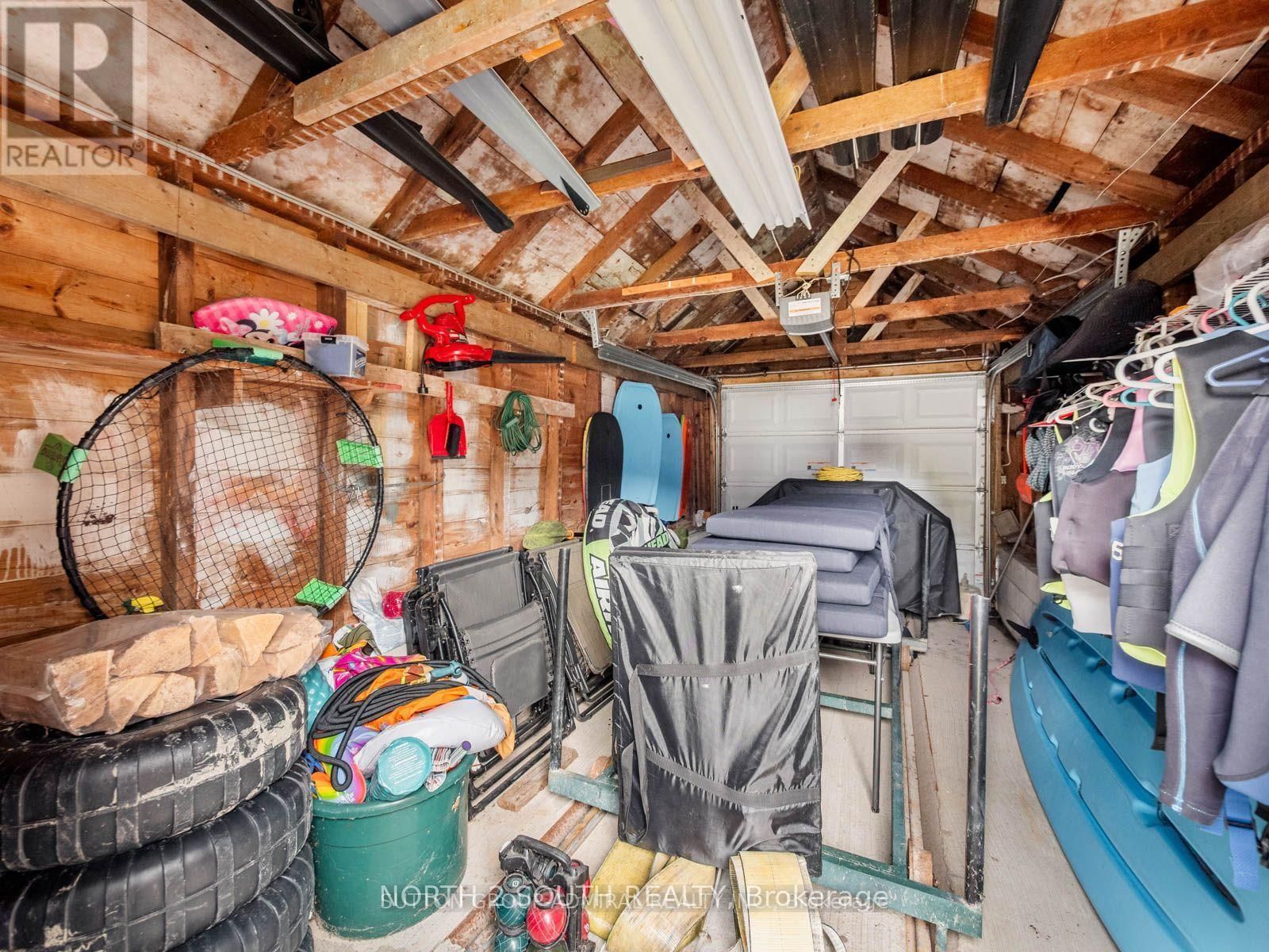 1273 MAPLE ROAD Image 32