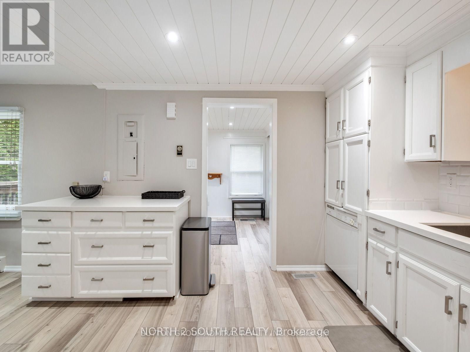 1273 MAPLE ROAD Image 7