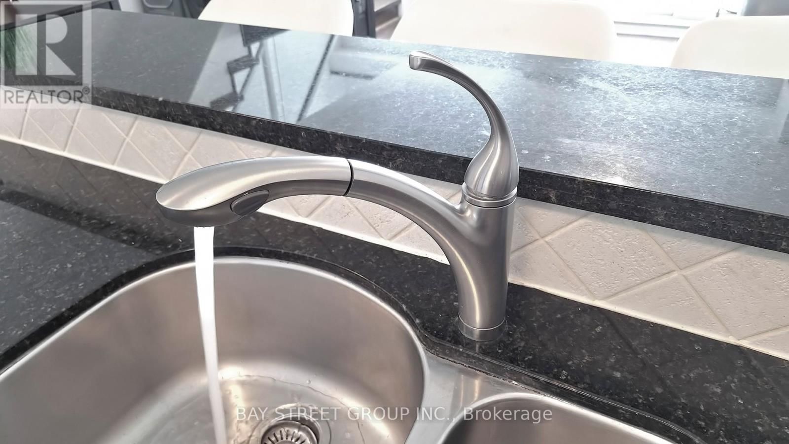 LPH19 - 39 ONEIDA CRESCENT Image 16