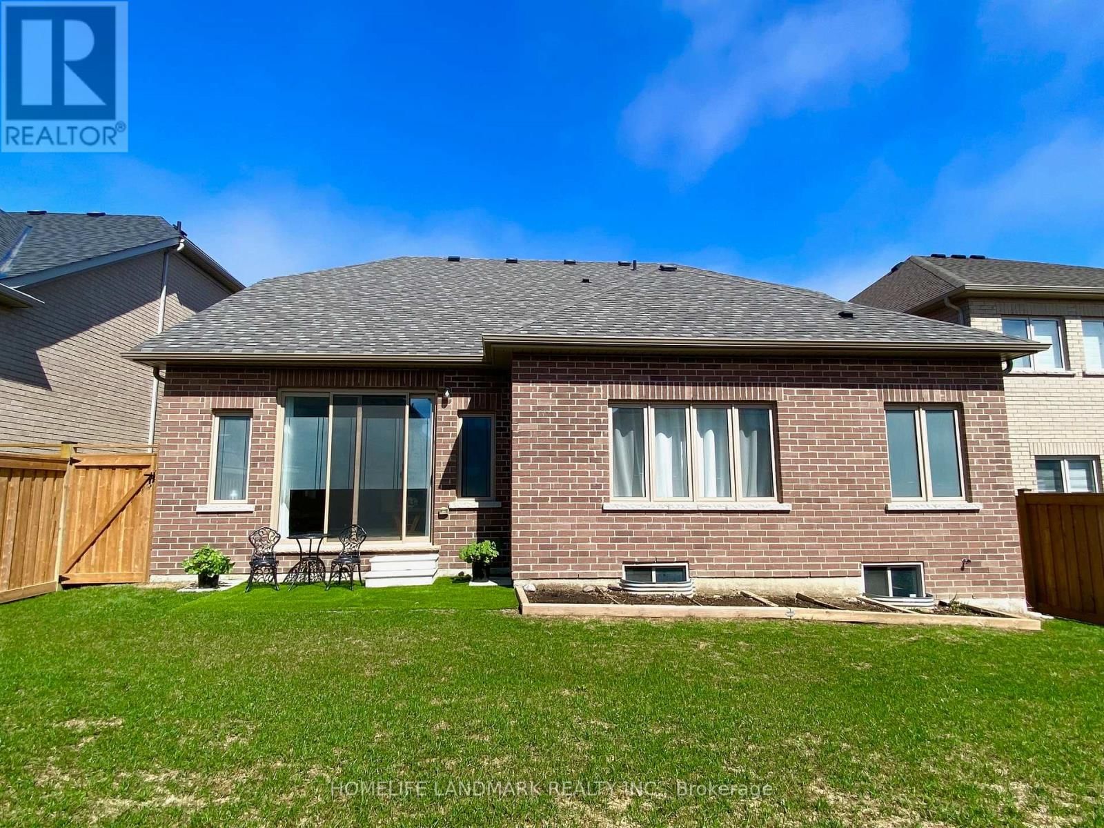 1486 BRODERICK STREET Image 21