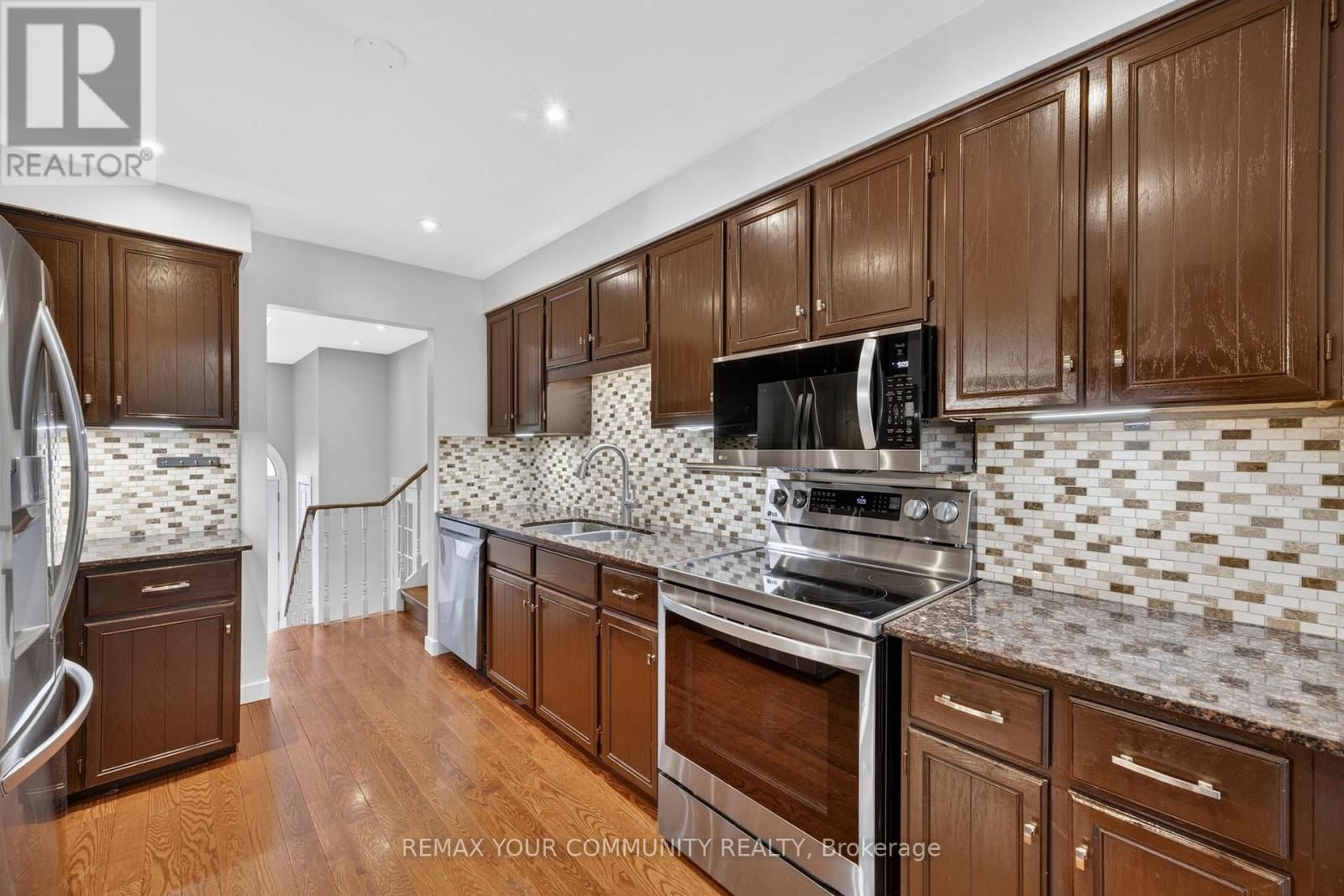 81 CROWN CRESCENT Image 11