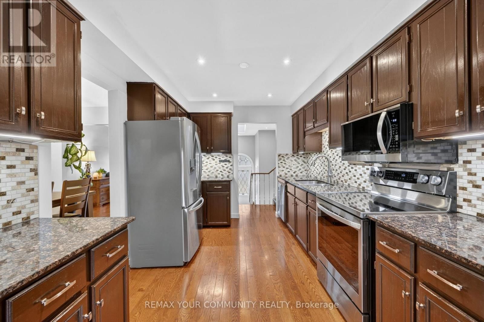 81 CROWN CRESCENT Image 12