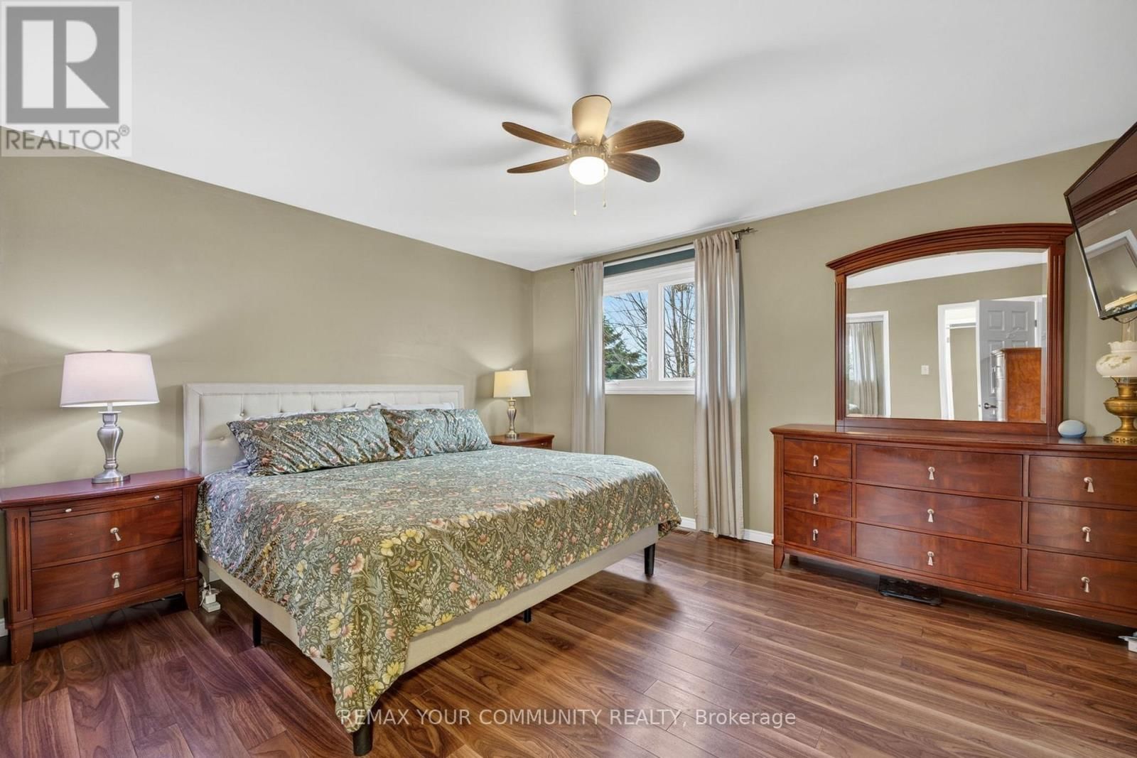 81 CROWN CRESCENT Image 17