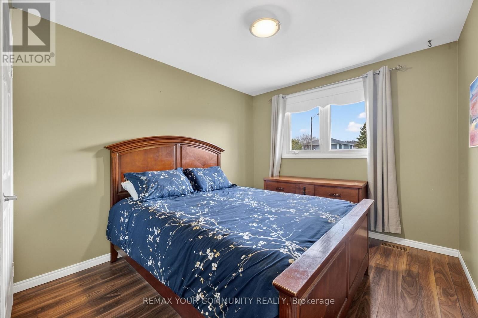 81 CROWN CRESCENT Image 19