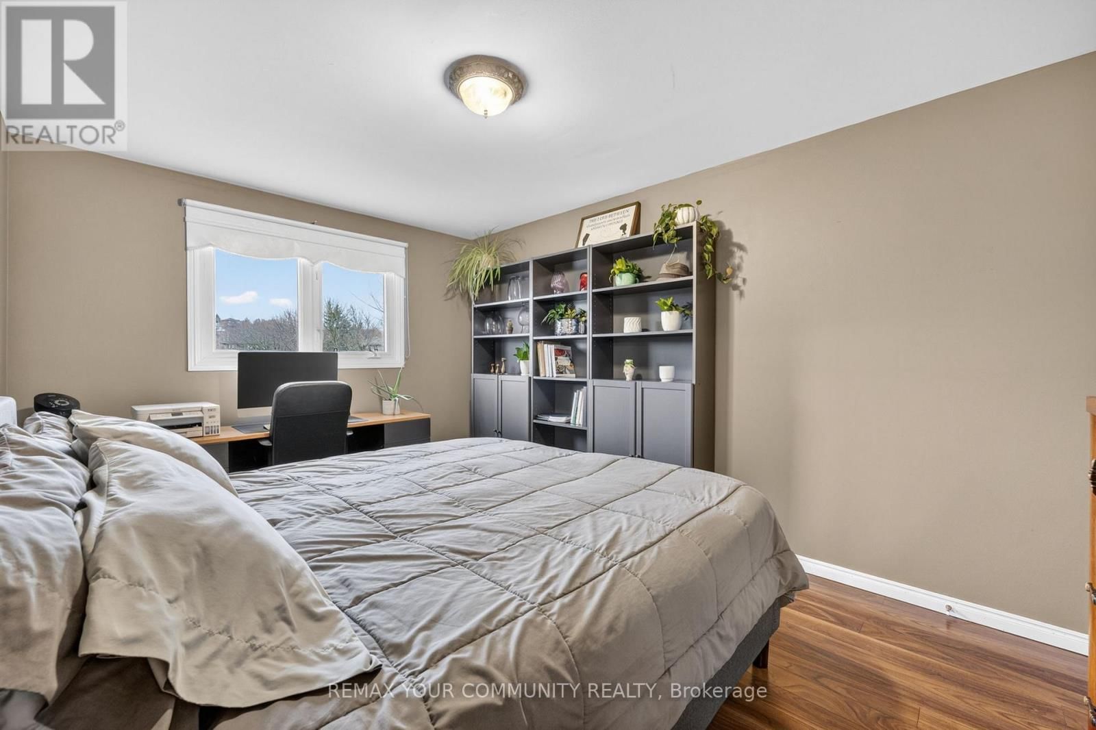 81 CROWN CRESCENT Image 20