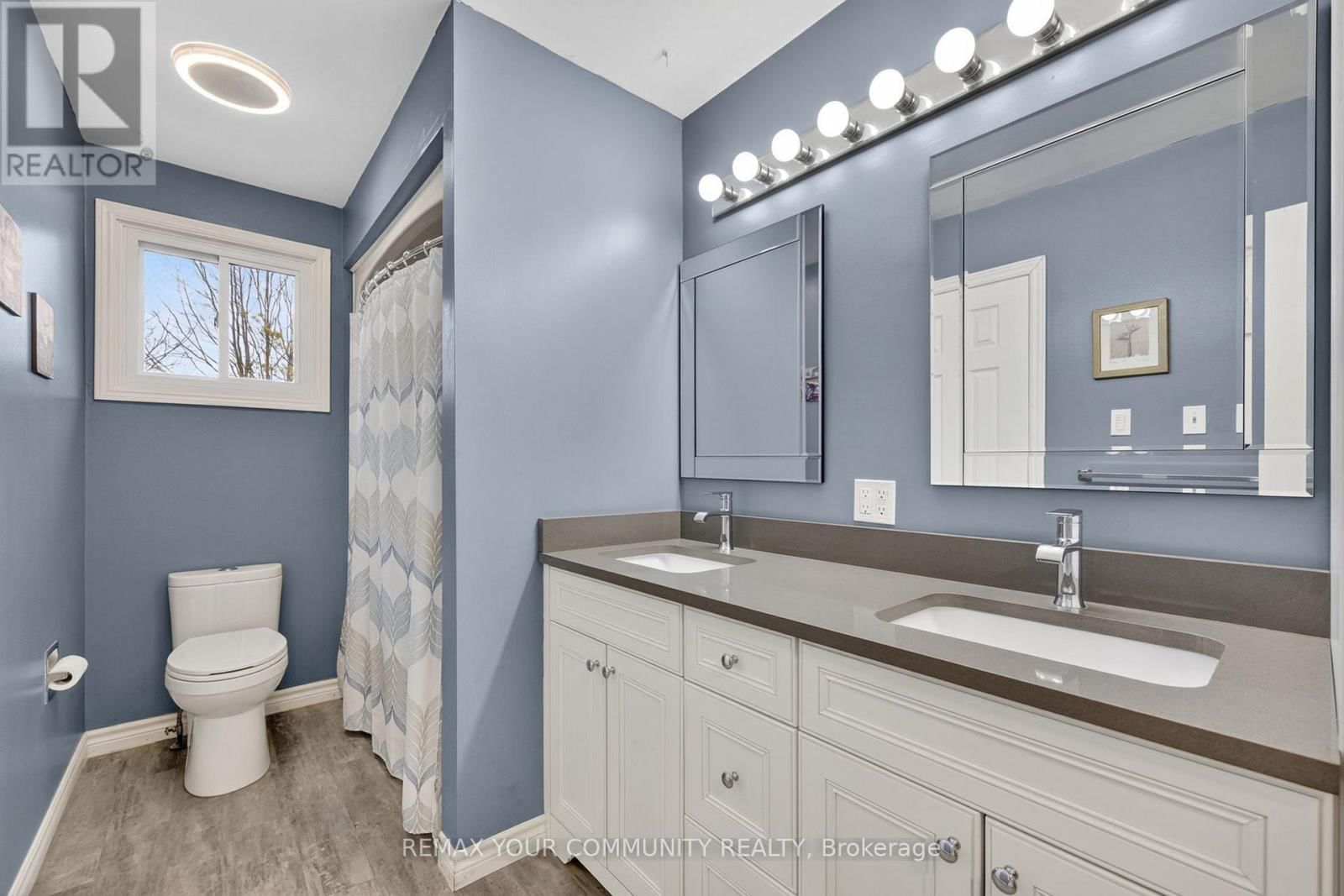 81 CROWN CRESCENT Image 23