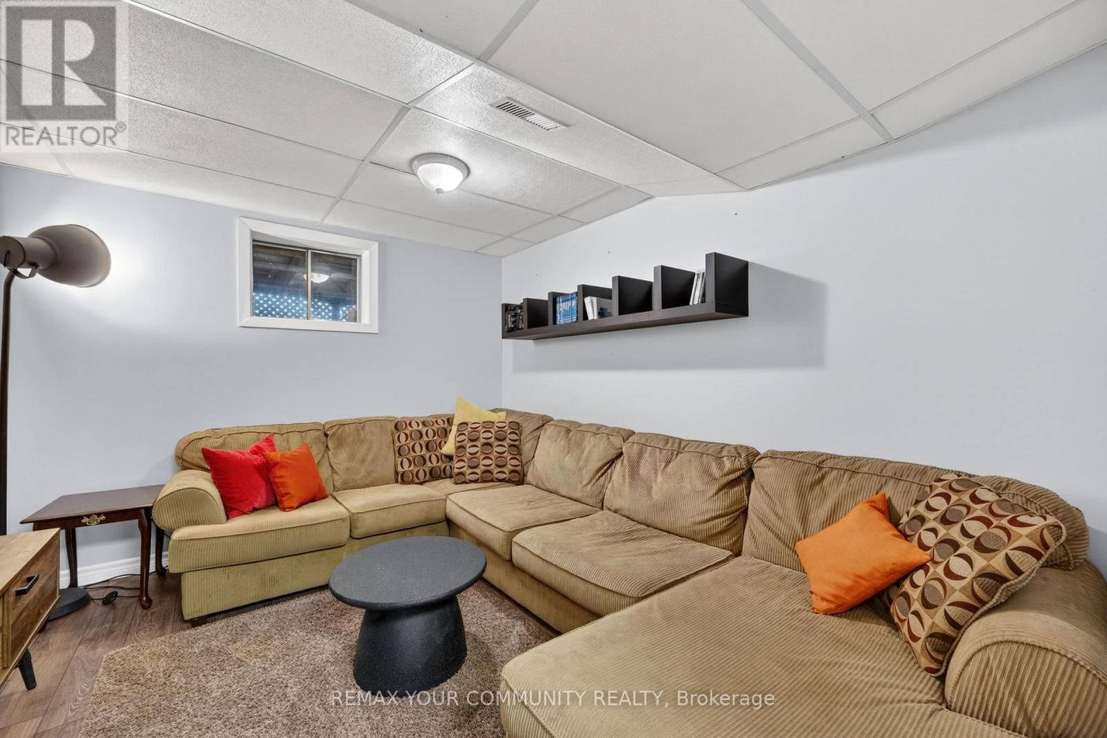 81 CROWN CRESCENT Image 28