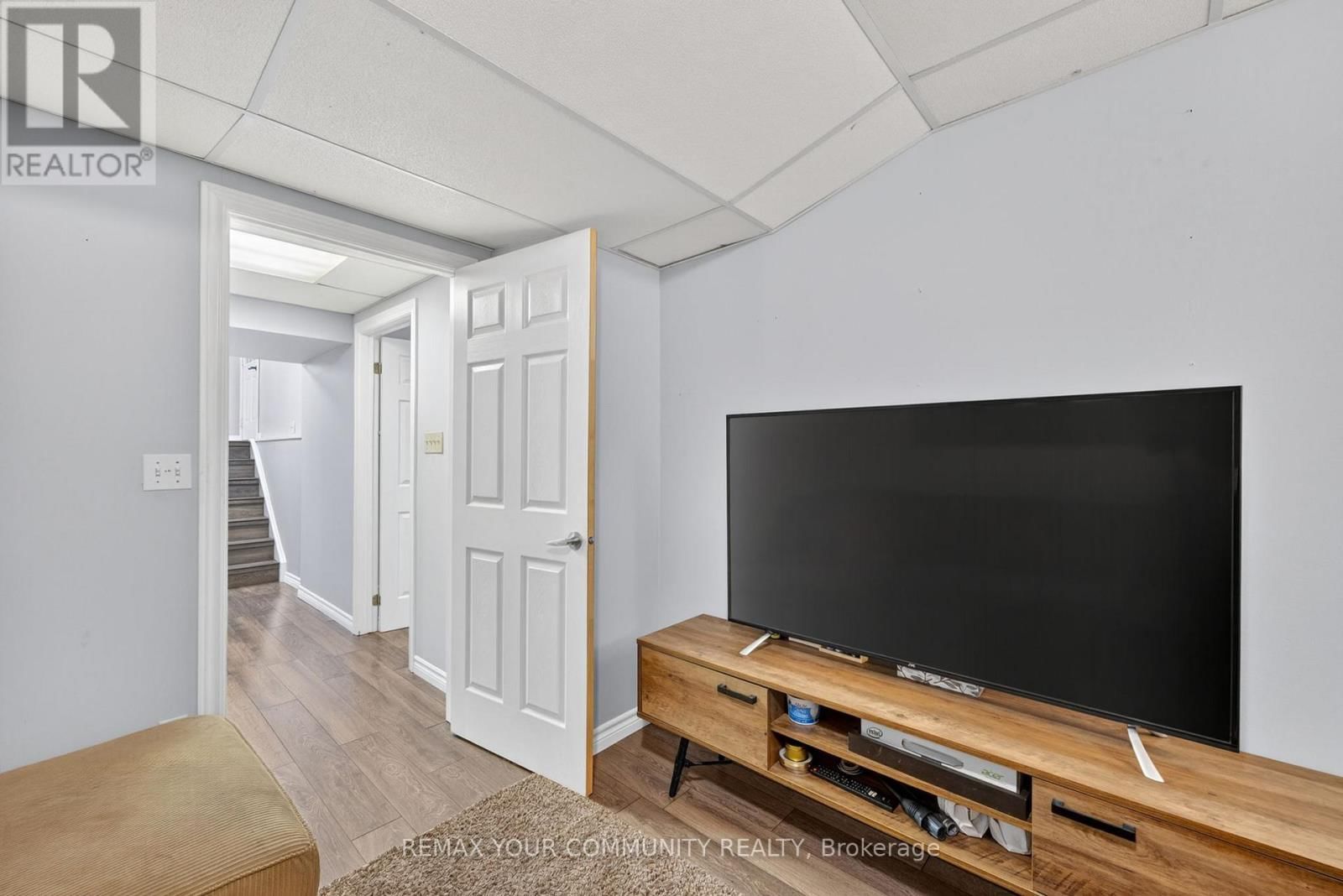 81 CROWN CRESCENT Image 29