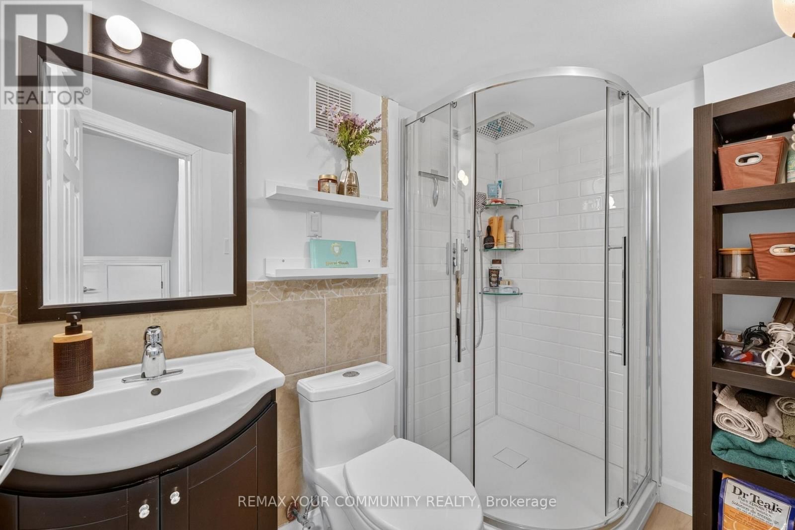 81 CROWN CRESCENT Image 30