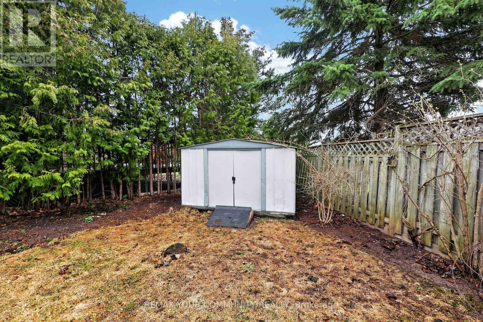 81 CROWN CRESCENT Image 31