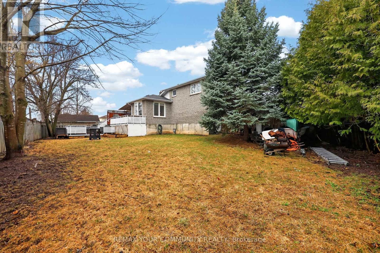 81 CROWN CRESCENT Image 32