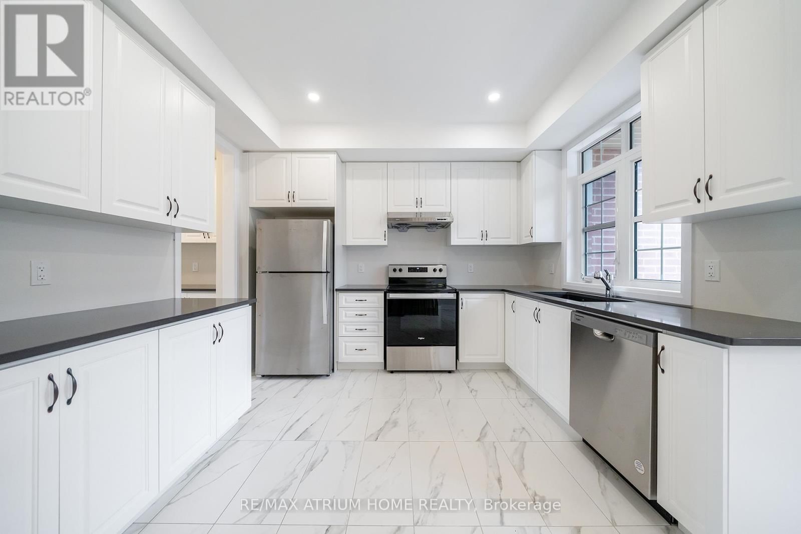 9797 KEELE STREET Image 11