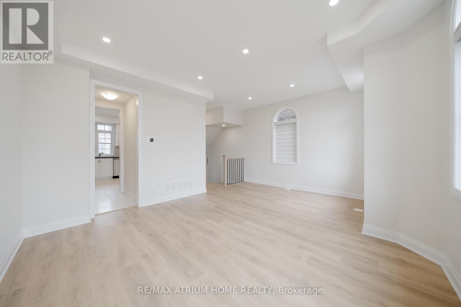 9797 KEELE STREET Image 12