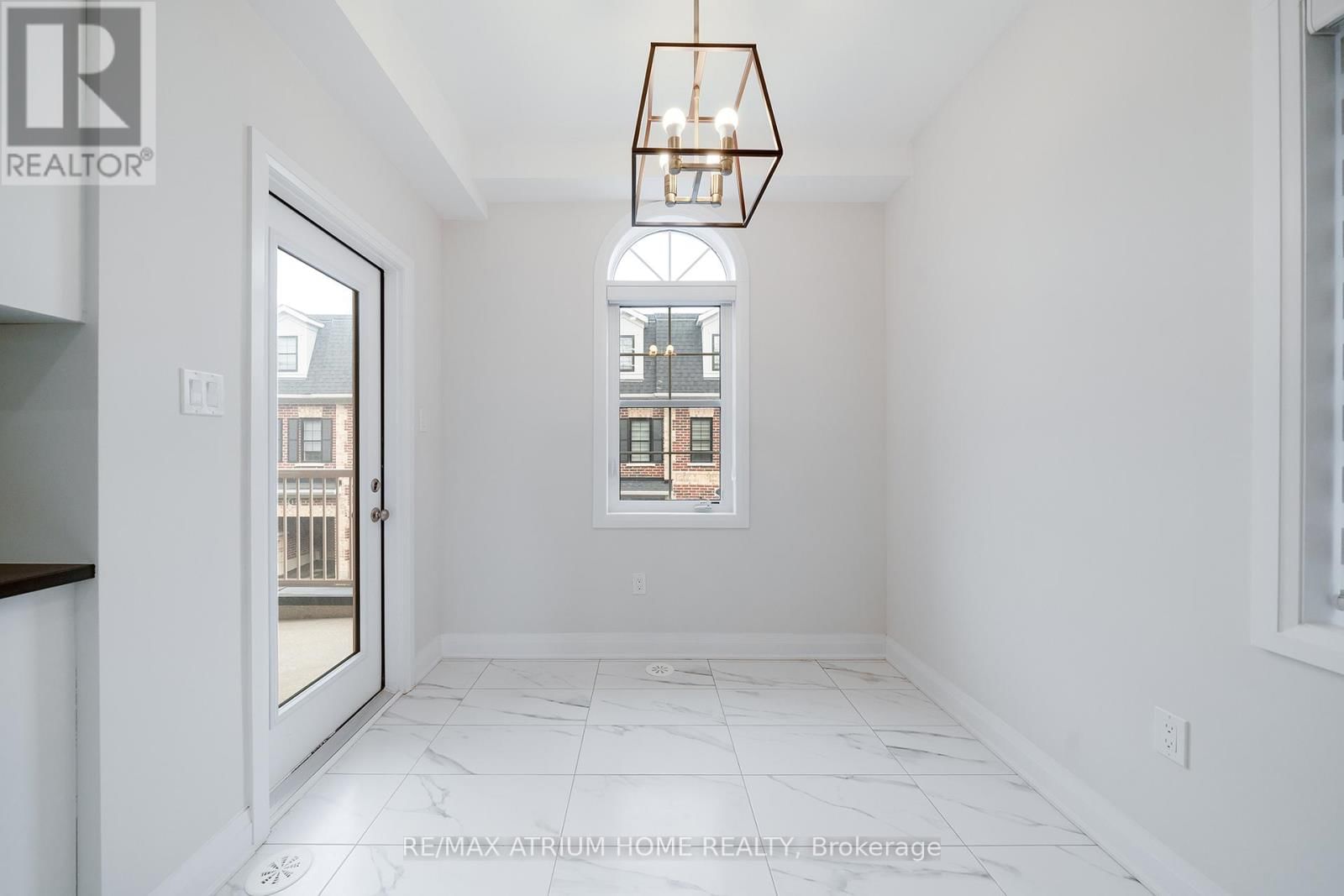 9797 KEELE STREET Image 14