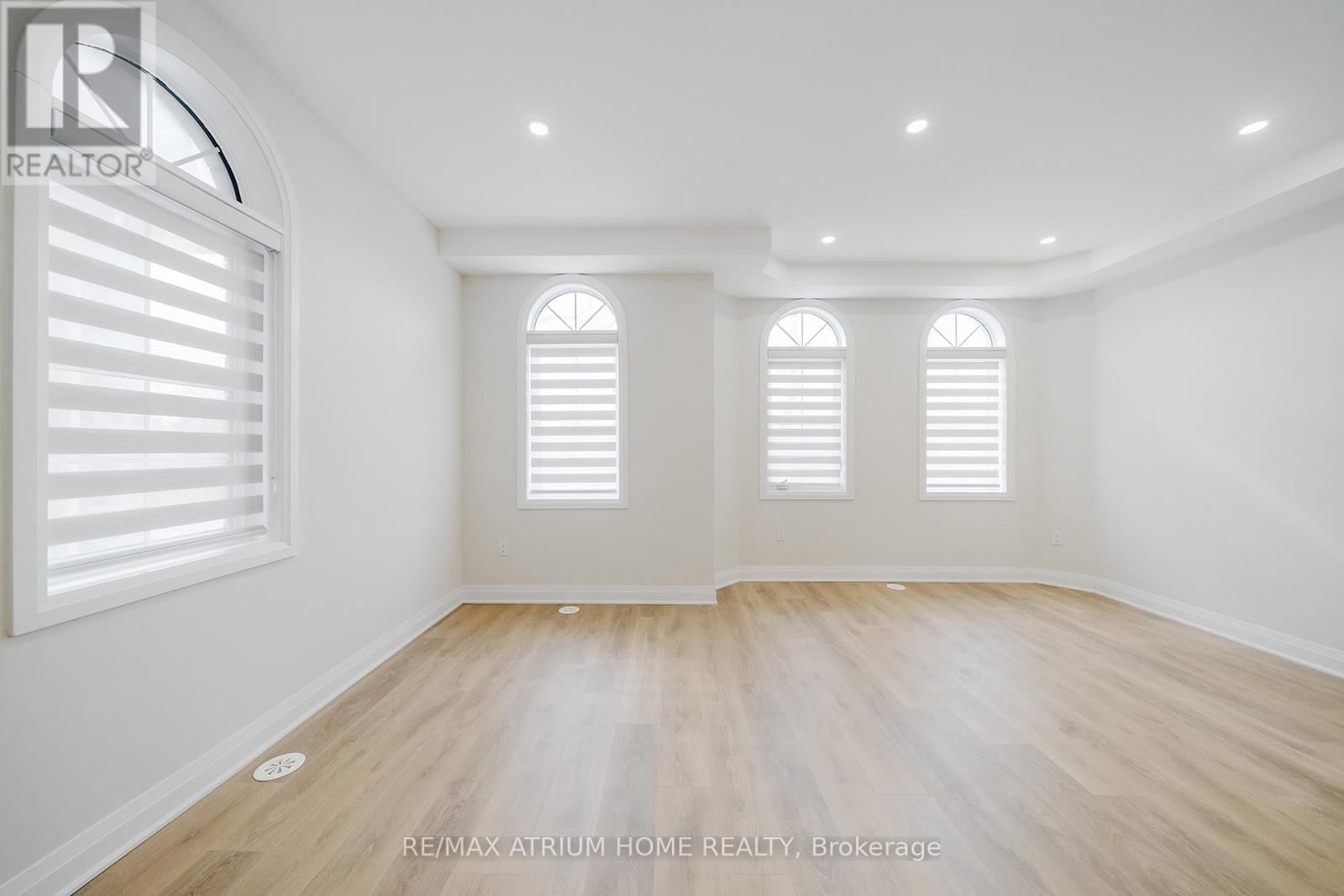 9797 KEELE STREET Image 21