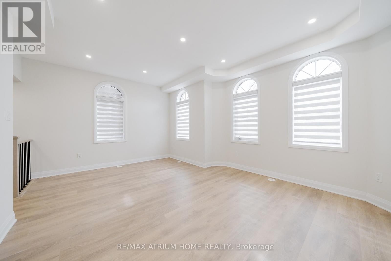 9797 KEELE STREET Image 22