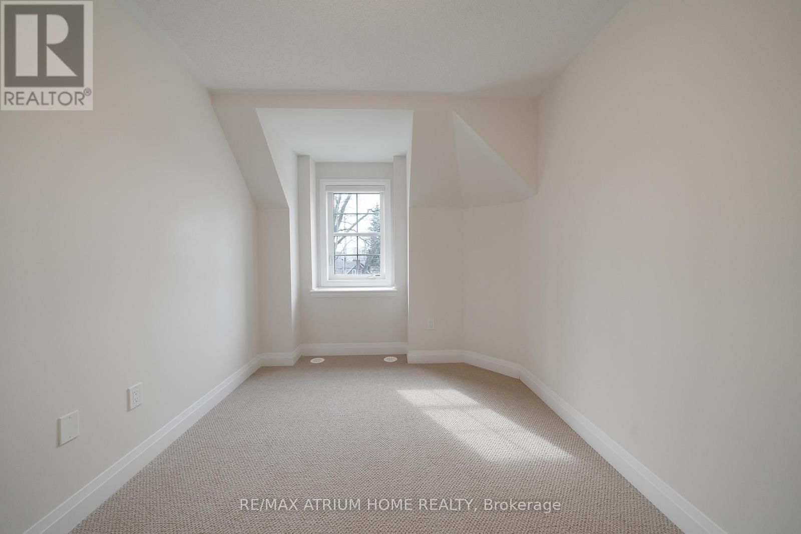 9797 KEELE STREET Image 32