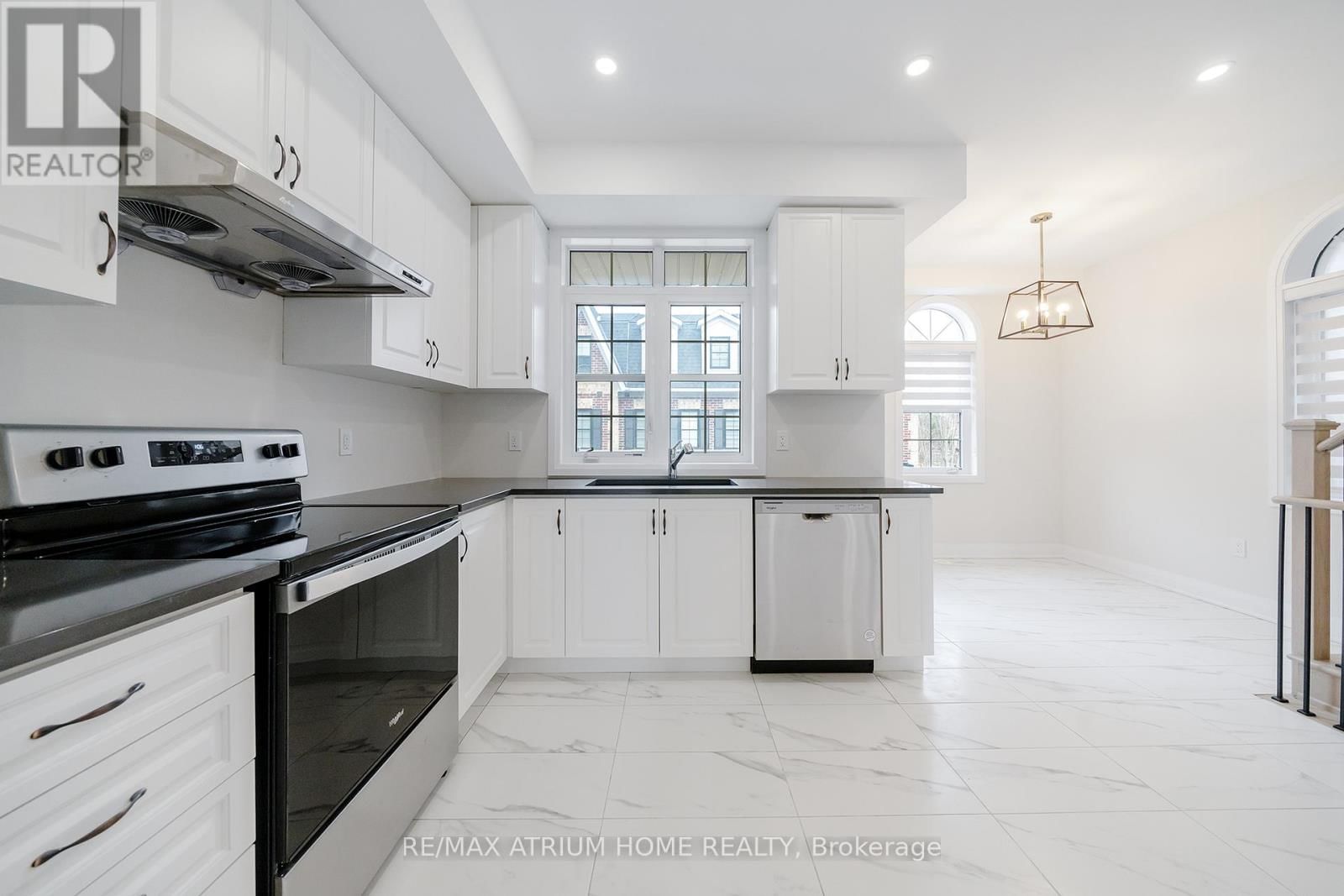 9797 KEELE STREET Image 5