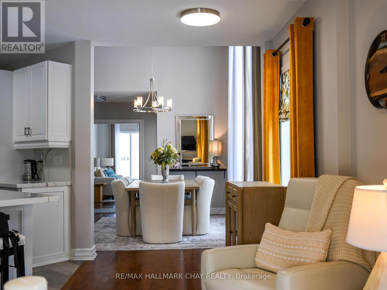 1 FORTUNA CIRCLE Image 17