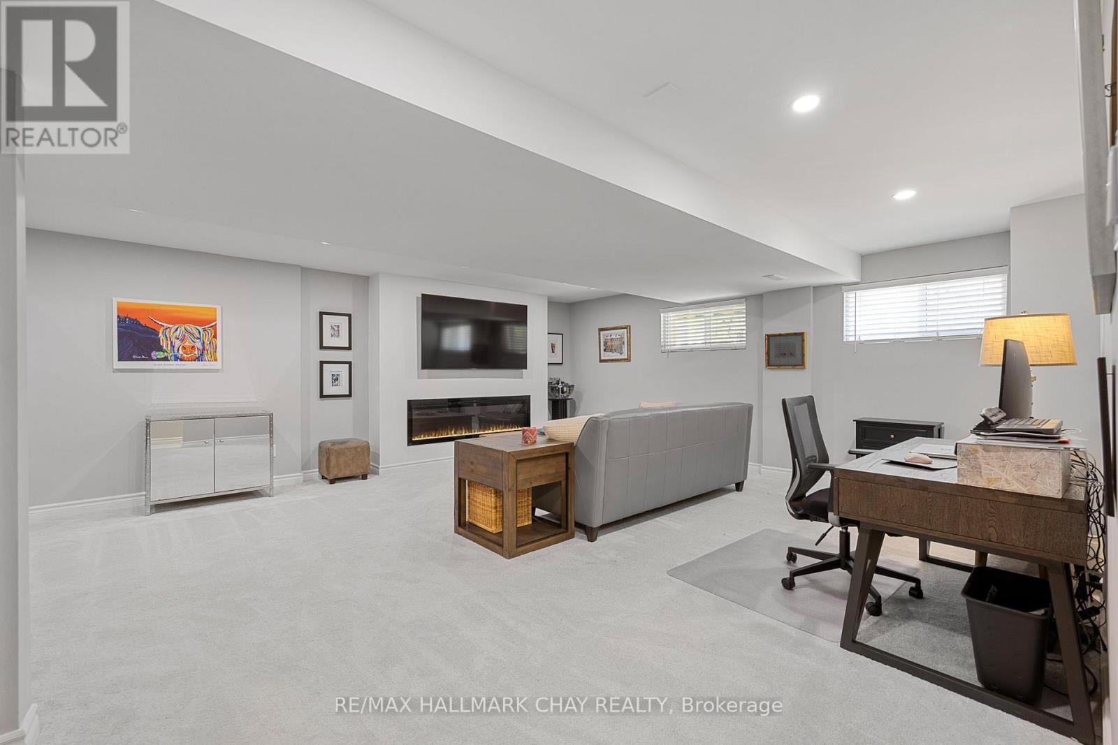 1 FORTUNA CIRCLE Image 24