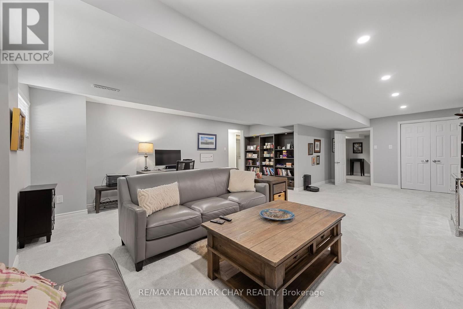 1 FORTUNA CIRCLE Image 29