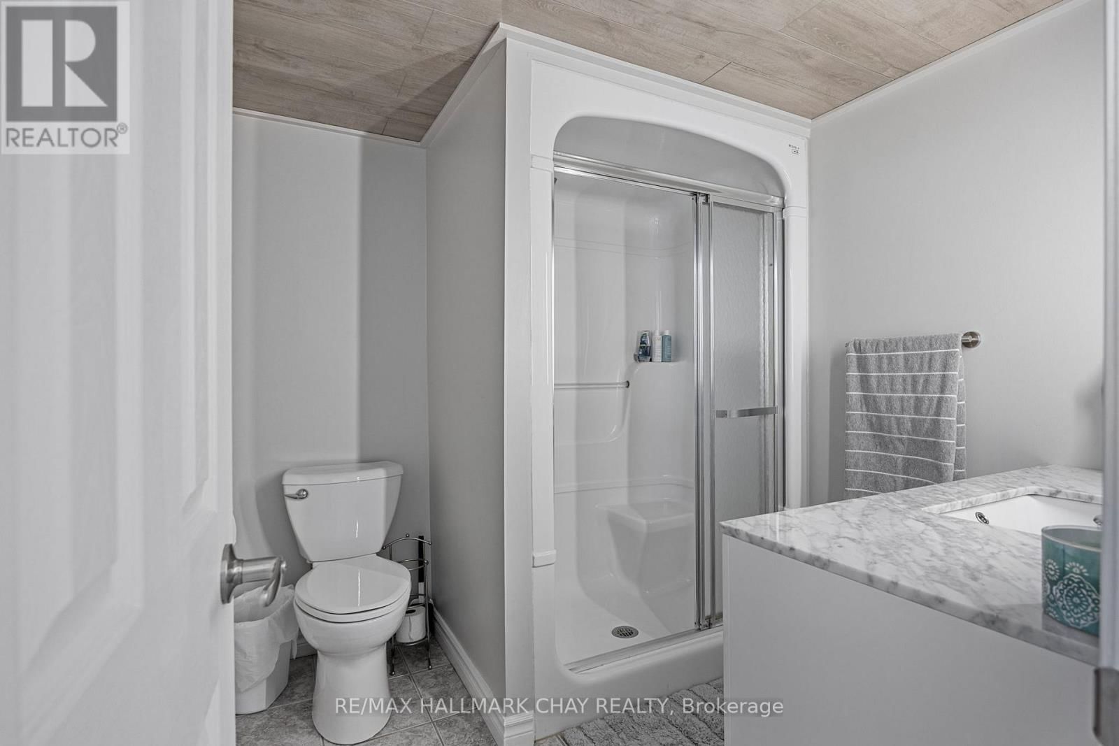 1 FORTUNA CIRCLE Image 34