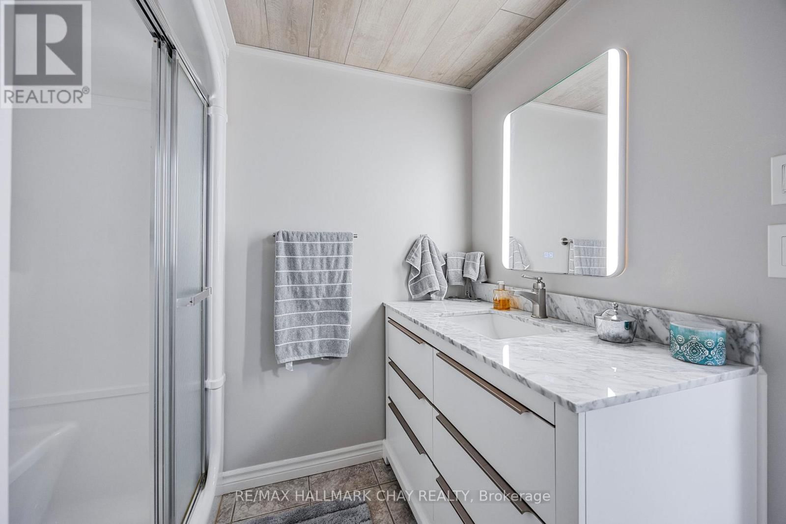 1 FORTUNA CIRCLE Image 36