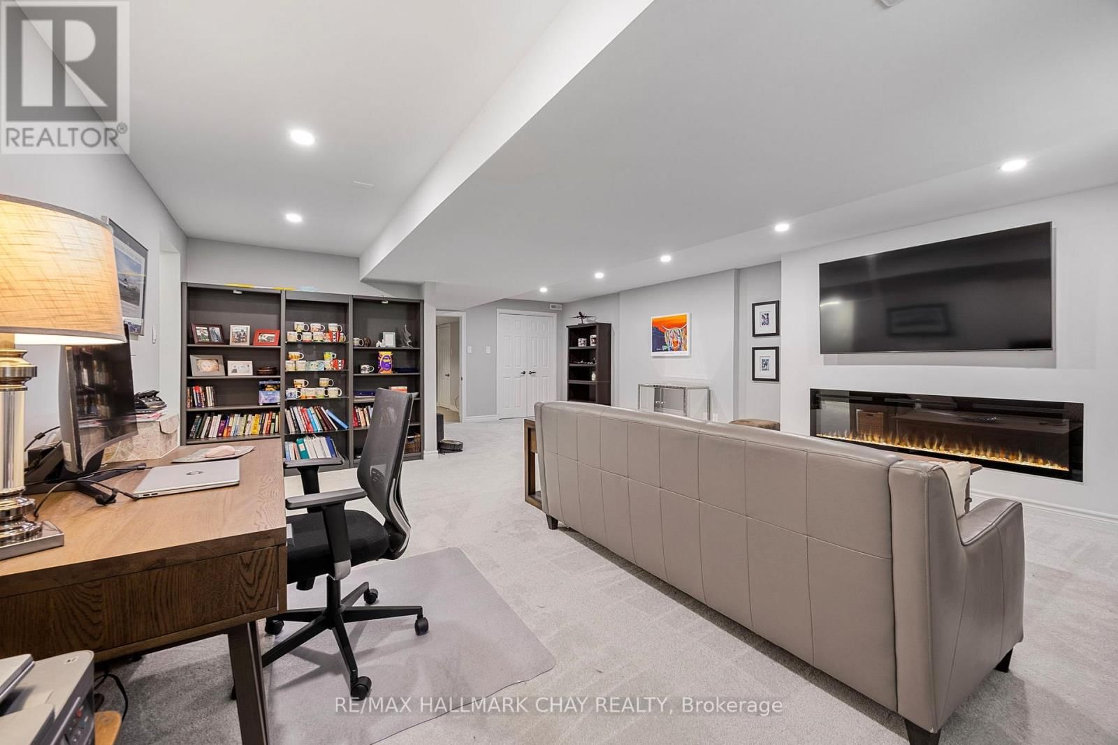 1 FORTUNA CIRCLE Image 37