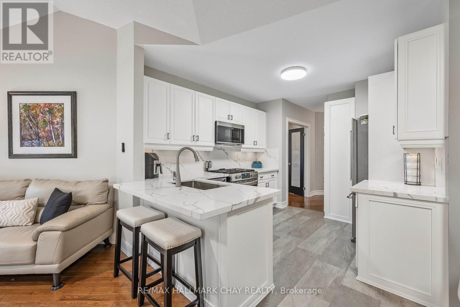 1 FORTUNA CIRCLE Image 8