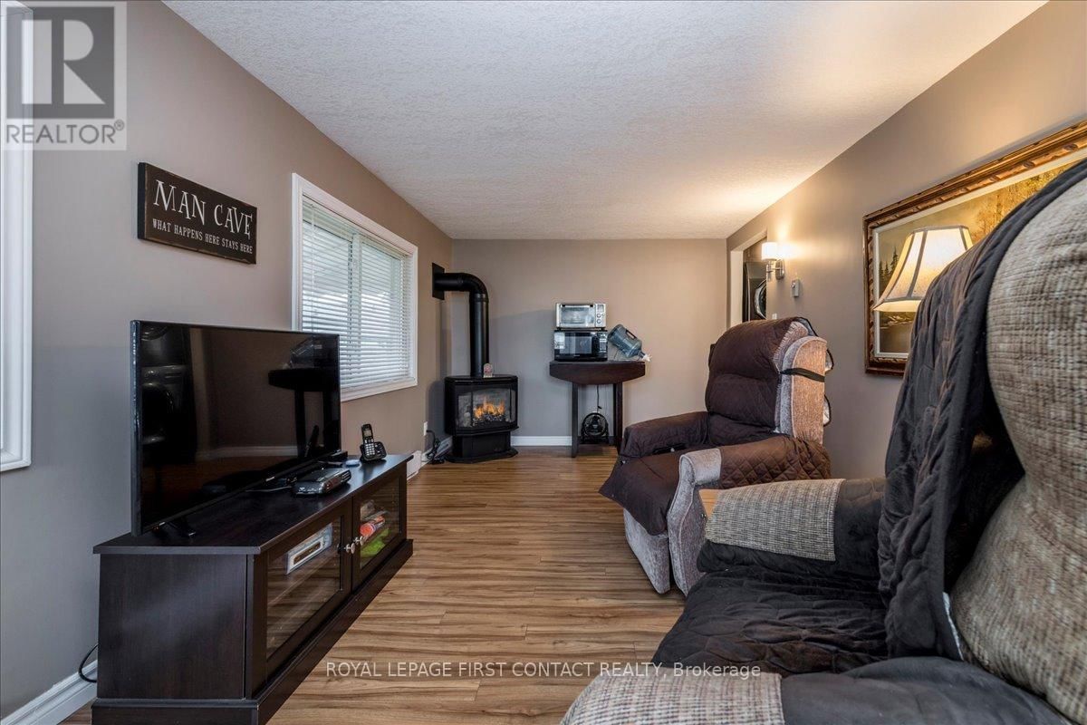 50 LINDEN LANE Image 16