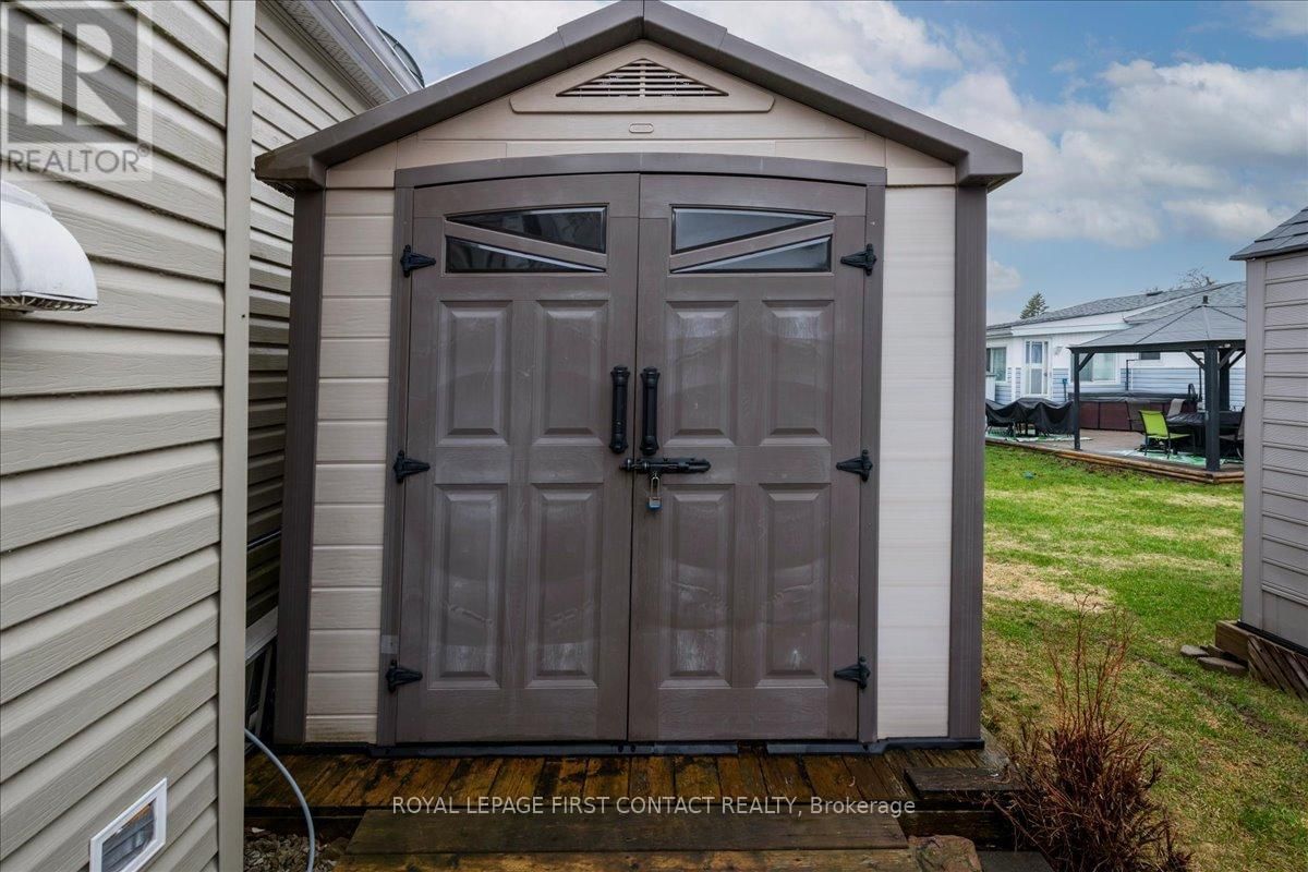 50 LINDEN LANE Image 20