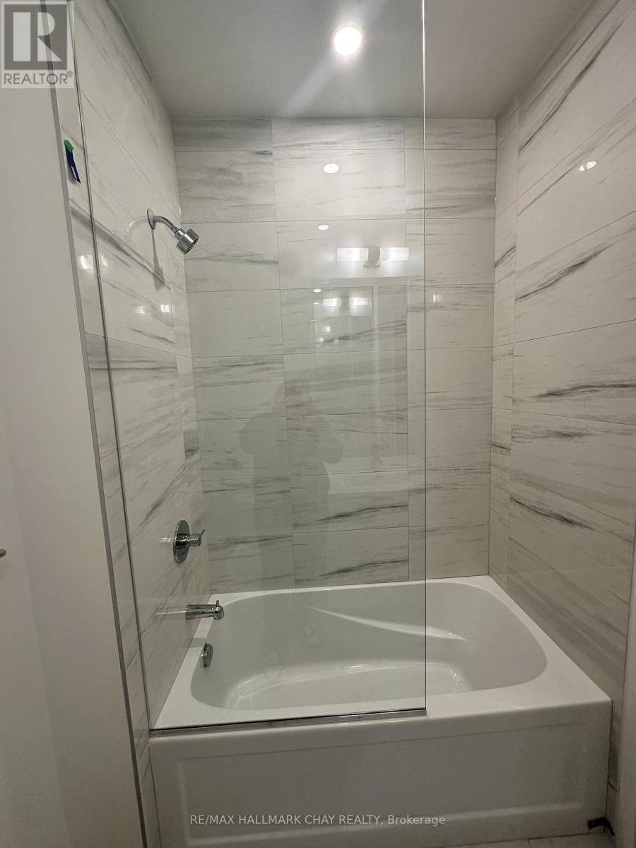 3605 - 8 INTERCHANGE WAY Image 5