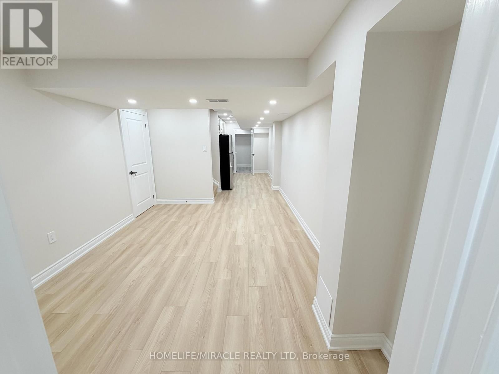 Bsmt - 8 REIGN LANE Image 10